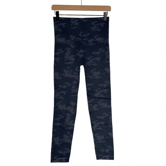 Spanx Leggings Large Seamless Tummy Control Shaping Smoothing Camo Look at Me - Picture 5 of 9